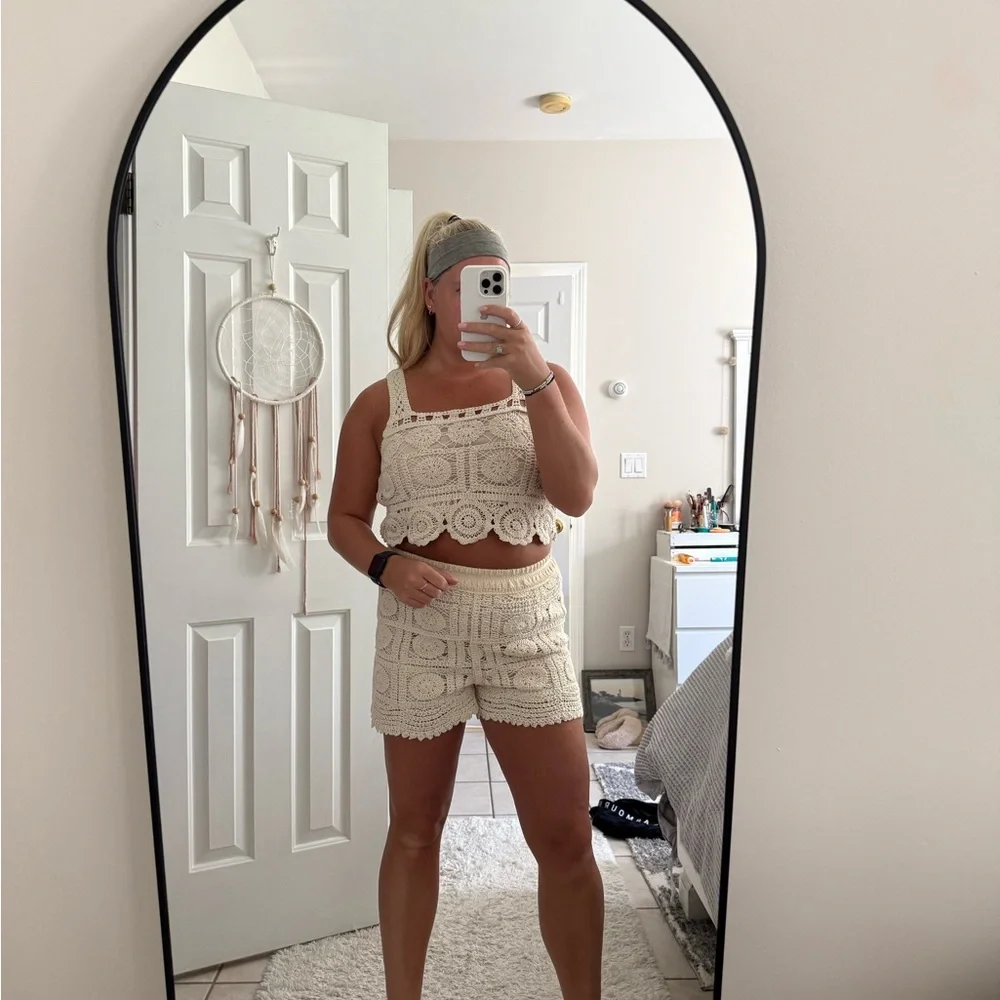 Marshalls Beige Crochet Set - Picture 1 of 2